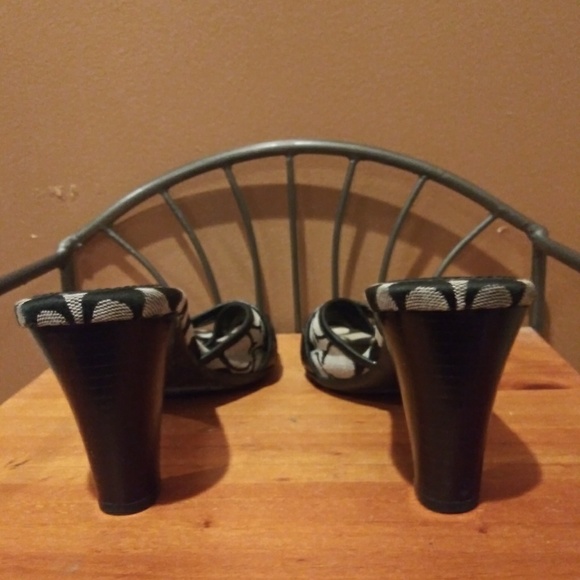 $250 NEW Authentic Coach High Heels Size 7.5 - Picture 6 of 8